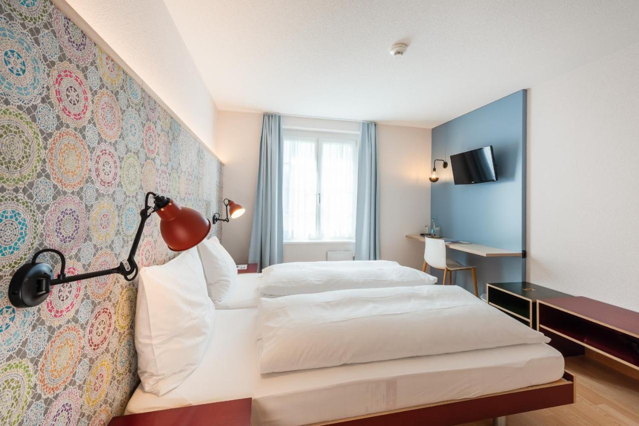 Baeren Self Check-In Hotel Solothurn Rum bild