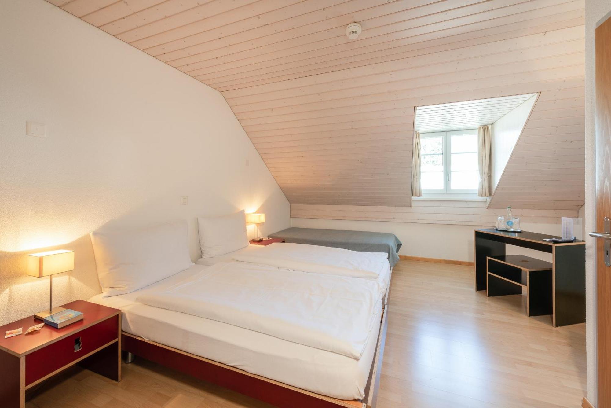 Baeren Self Check-In Hotel Solothurn Rum bild