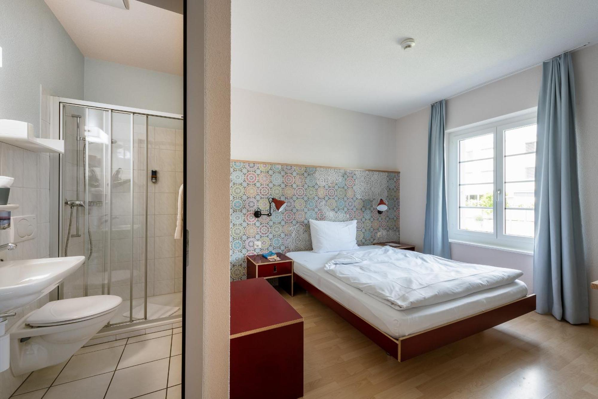 Baeren Self Check-In Hotel Solothurn Rum bild