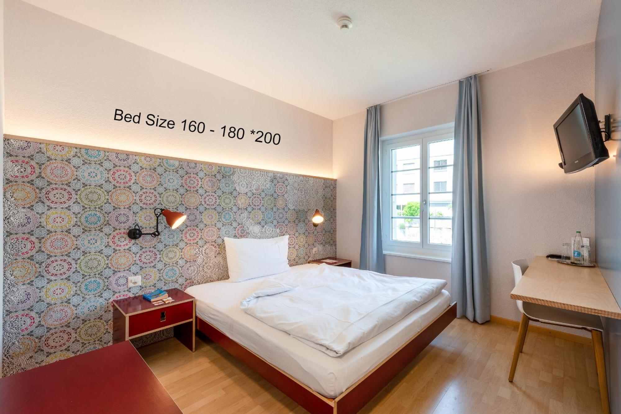 Baeren Self Check-In Hotel Solothurn Rum bild
