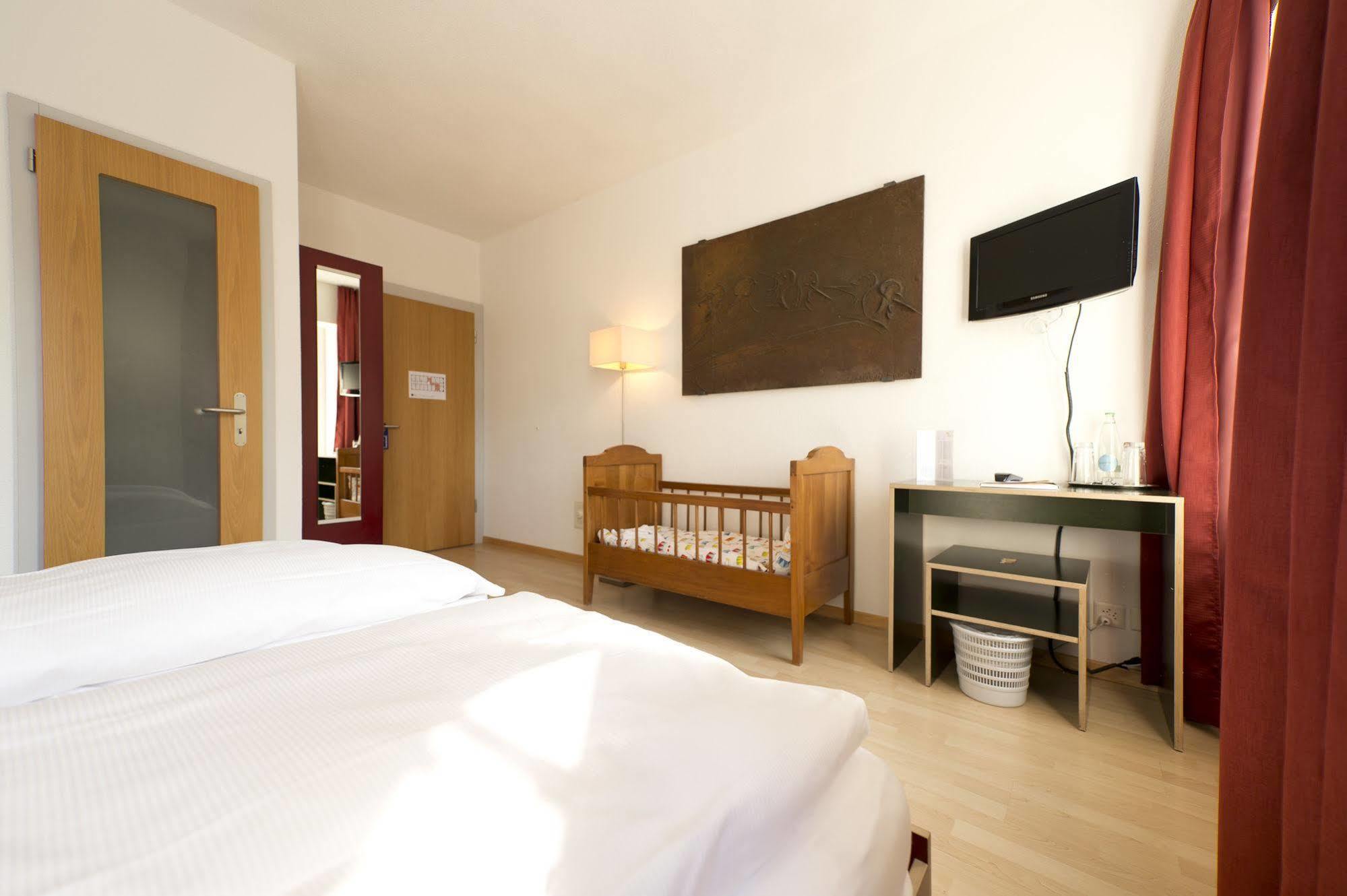 Baeren Self Check-In Hotel Solothurn Exteriör bild